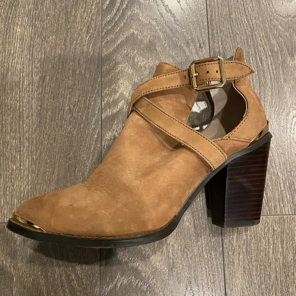 Aldo Womens Booties Size 7.5 Tan - Picture 1 of 3